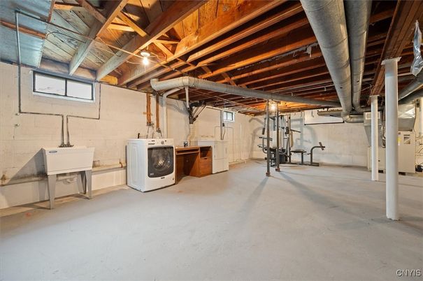 Fitness Equipment, Interior, Washer, Wooden Beams