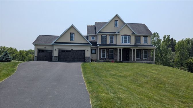 Attached, Exterior, Facade, Farmhouse