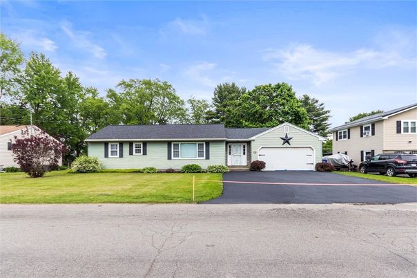 Attached, Exterior, Facade, Ranch