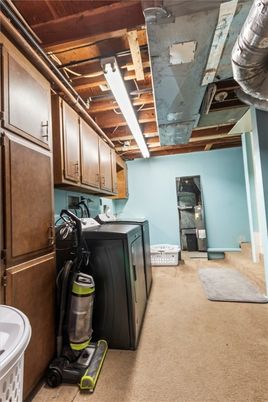 Interior, Washer, Wooden Beams