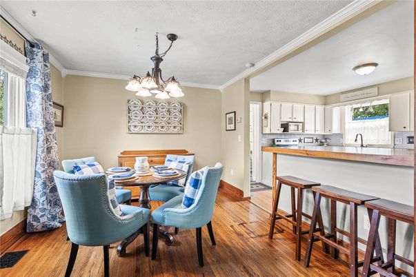 Chandelier, Dining room, Interior, Kitchen, Wood Texture Flooring