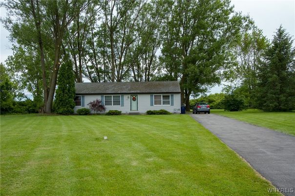 Backyard, Exterior, Facade, Cape Cod