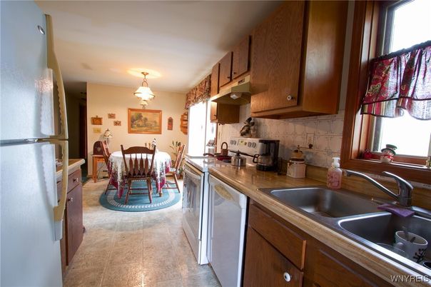 Chandelier, Dining room, Interior, Kitchen