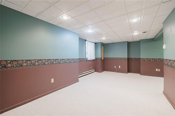Empty room, Interior, Recessed Lighting