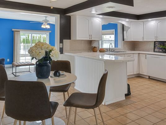 Dining room, Interior, Kitchen, Recessed Lighting
