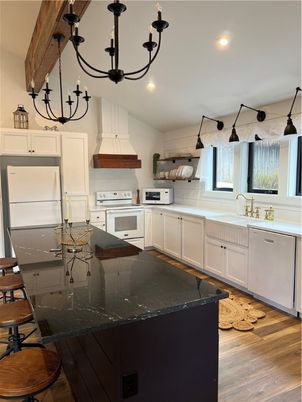 Chandelier, Dining room, Interior, Kitchen, Recessed Lighting, Wood Texture Flooring
