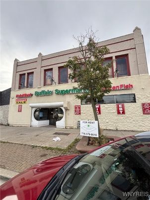 Exterior, Facade, None