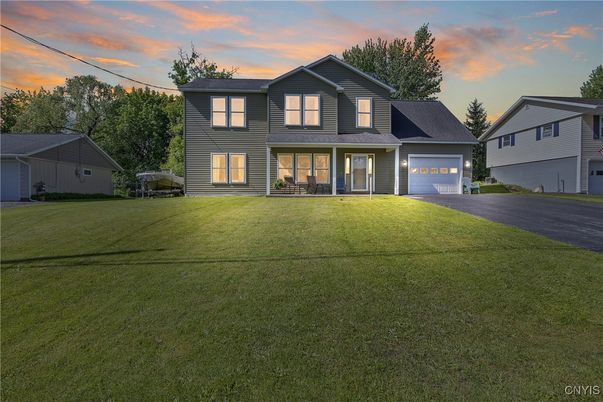 Attached, Exterior, Facade, Farmhouse