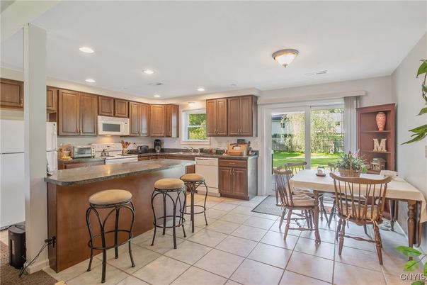 Dining room, Interior, Kitchen, Recessed Lighting
