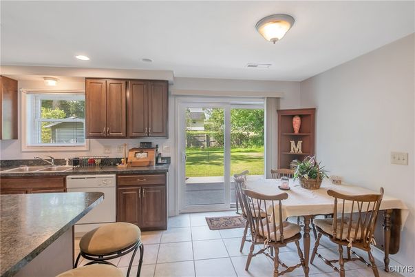 Dining room, Interior, Kitchen, Recessed Lighting