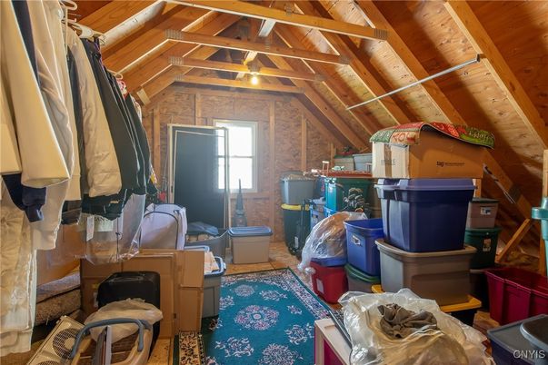 Empty room, Interior, Wooden Beams, Wooden Ceilings