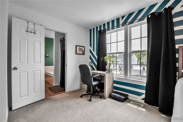 Home Office, Interior