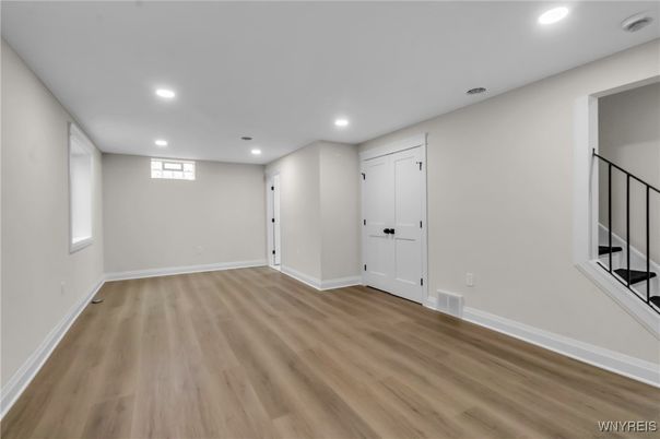 Empty room, Interior, Recessed Lighting, Wood Texture Flooring