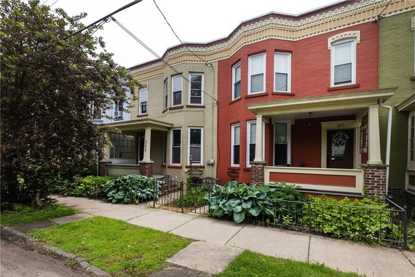 Exterior, Facade, Brick Facade, Rowhouse