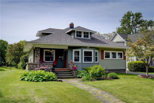 Exterior, Facade, Cape Cod