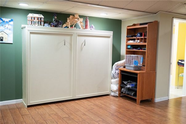 Interior, Recessed Lighting, Wood Texture Flooring