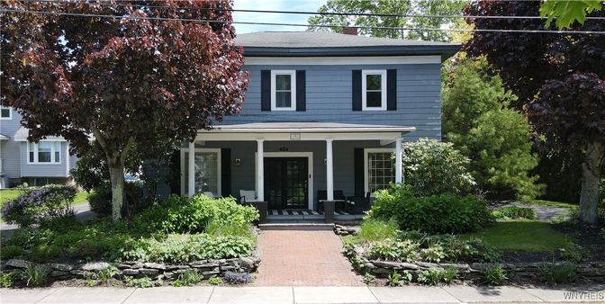 Exterior, Facade, American Foursquare