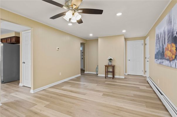 Empty room, Interior, Recessed Lighting, Wood Texture Flooring