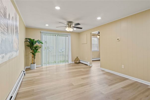 Empty room, Interior, Recessed Lighting, Wood Texture Flooring