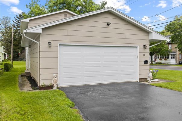 Detached Garage, Exterior