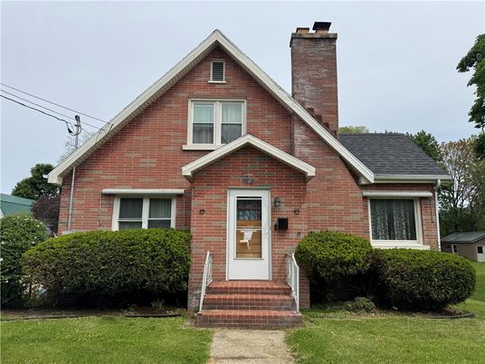 Exterior, Facade, Brick Facade, Brick Traditional