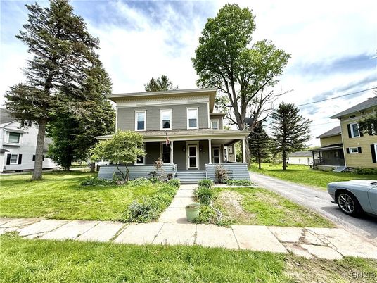 Backyard, Exterior, Facade, American Foursquare