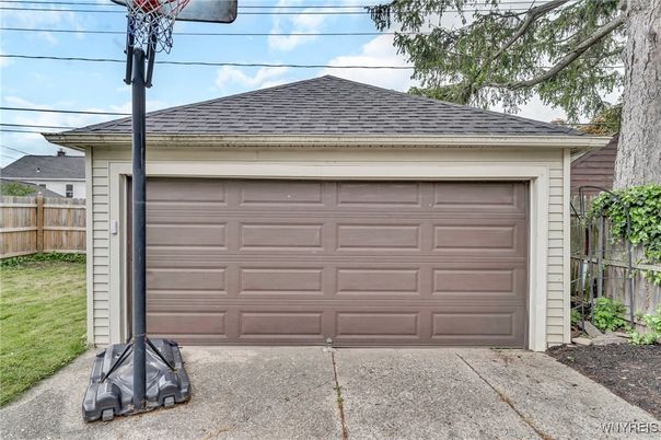 Detached Garage, Exterior