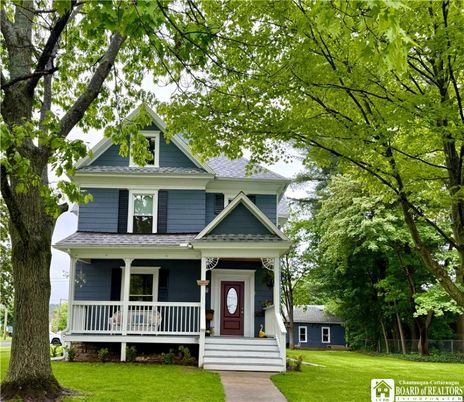 Exterior, Facade, Queen Anne Victorian