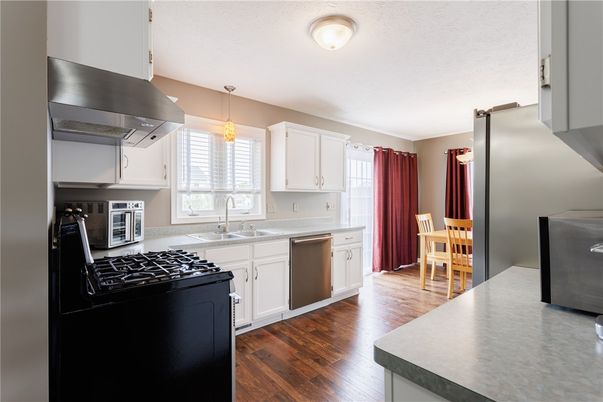 Dining room, Interior, Kitchen, Pendant Lights, Wood Texture Flooring