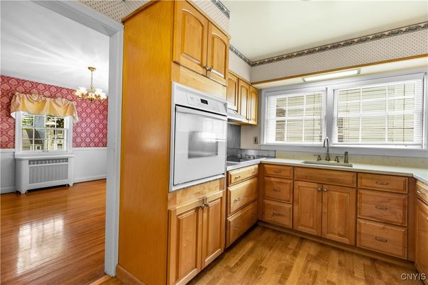 Chandelier, Interior, Kitchen, Wood Texture Flooring