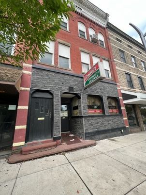 Exterior, Facade, Brick Facade, Rowhouse