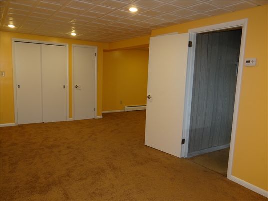 Empty room, Interior, Recessed Lighting