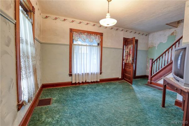 Empty room, Interior, Pendant Lights