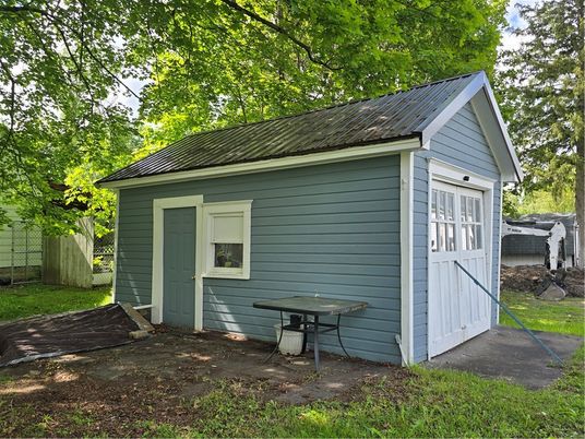 Detached Garage, Exterior