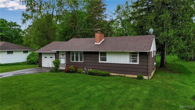 Attached, Backyard, Exterior, Facade, Cape Cod