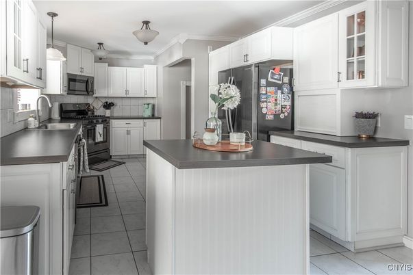 Interior, Kitchen, Pendant Lights, Stainless Steel Appliances
