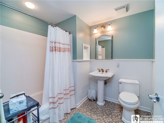 Bathroom, Interior, Recessed Lighting