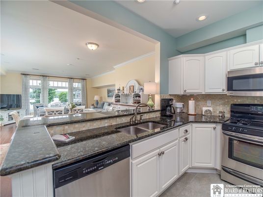 Interior, Kitchen, Living room, Recessed Lighting, Stainless Steel Appliances