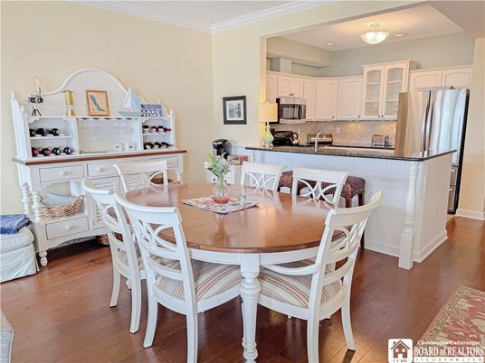 Dining room, Interior, Kitchen, Stainless Steel Appliances, Wood Texture Flooring
