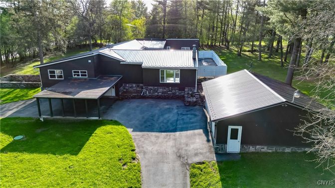 Exterior, Drone