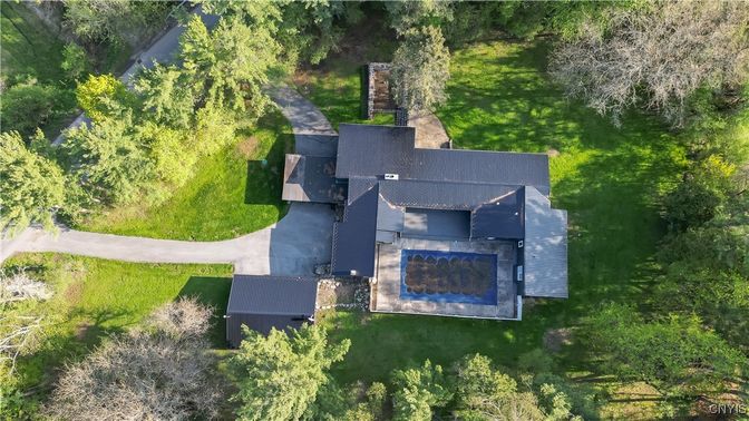 Exterior, Drone