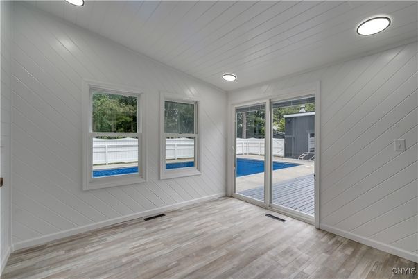 Empty room, Interior, Recessed Lighting, Wood Texture Flooring