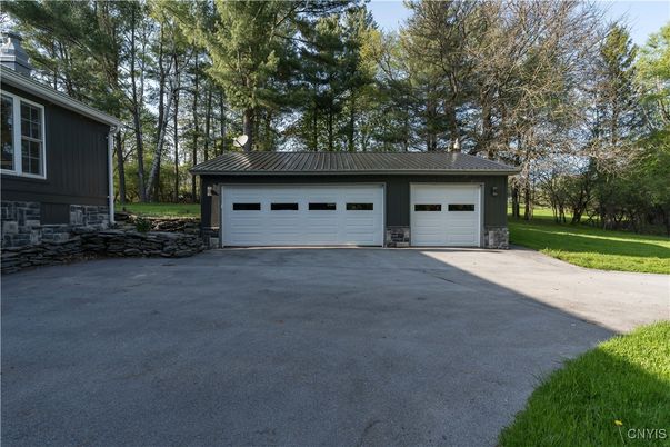 Detached Garage, Exterior