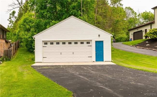 Detached Garage, Exterior