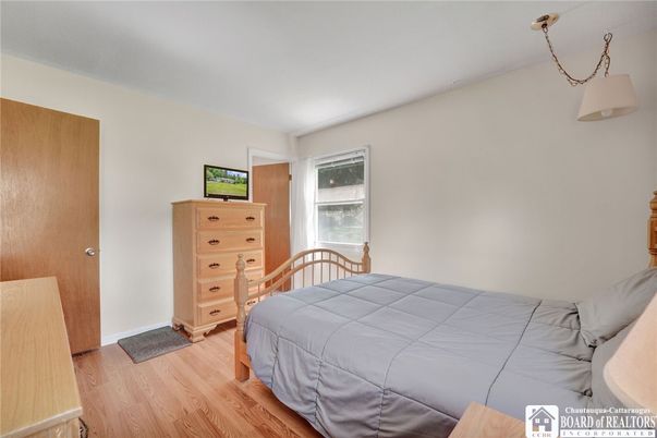 Bedroom, Interior, Pendant Lights, Wood Texture Flooring