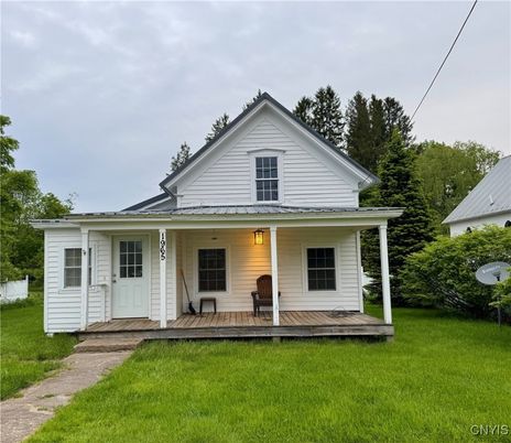 Backyard, Exterior, Facade, Farmhouse