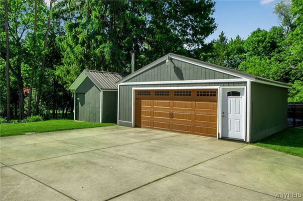 Detached Garage, Exterior