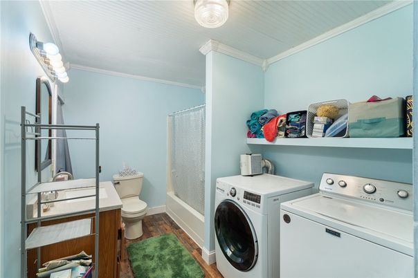 Interior, Washer, Wood Texture Flooring
