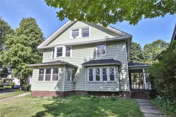 Exterior, Facade, Queen Anne Victorian