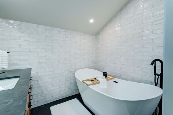 Bathroom, Free Standing Baths, Interior, Recessed Lighting